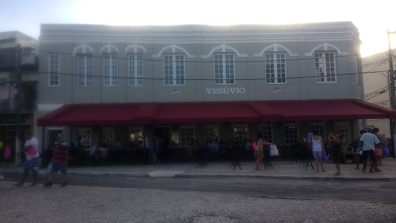 Fachada do Bar Vesúvio no centro histórico de Ilhéus, contexto de turismo literário em inglês sobre Jorge Amado e Gabriela
